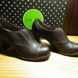 Kelly & Katie Brown Booties in Size 6.5 - Comfort Heel w Elastic Goring at Front